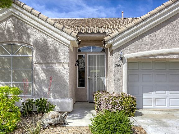 4th image of 9664 Emeraude Ave
