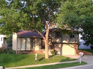 5937 N 110th Cir, Omaha, NE 68164