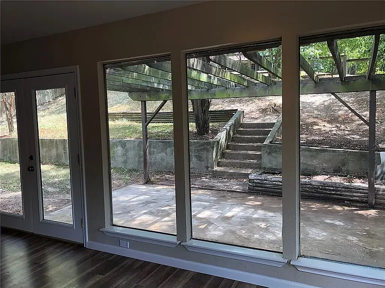3003 Lakeside Dr — Photo 16