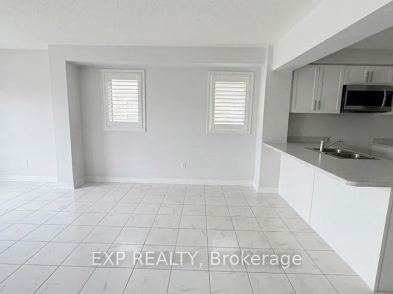 215 Remembrance Rd — Photo 7