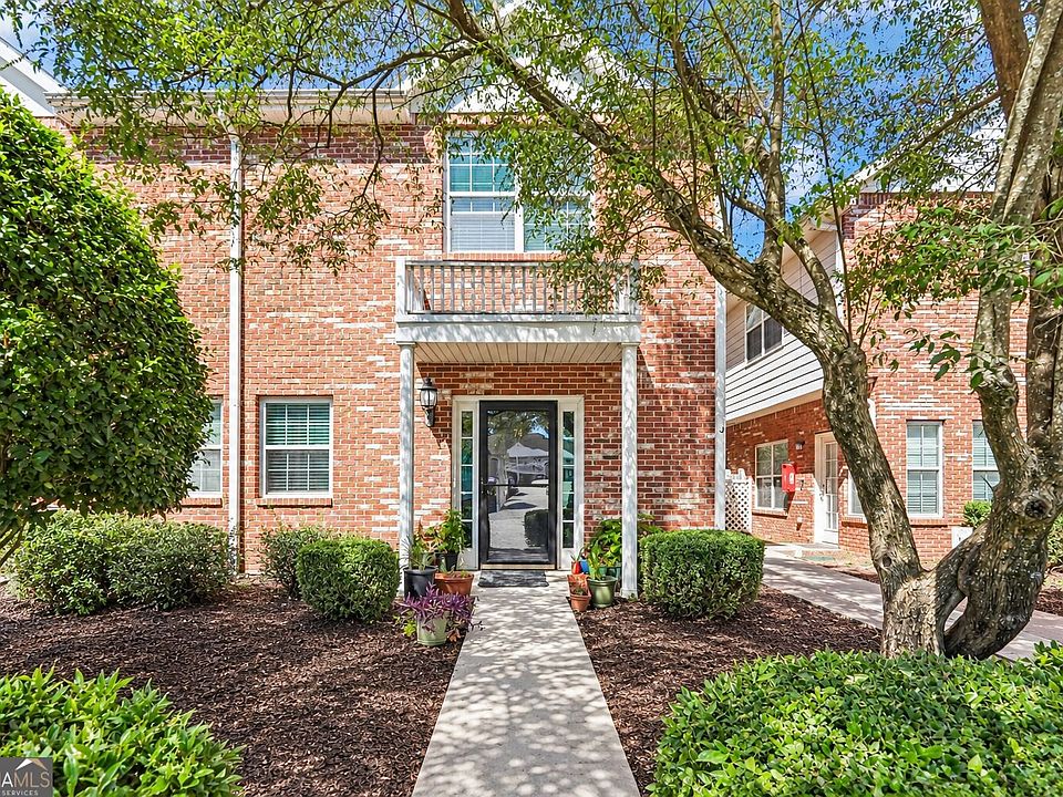 1st image of 74 Intown Pl