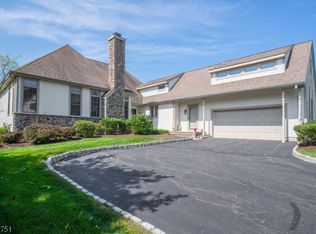 30 Troon Dr #4, Newton, NJ 07860