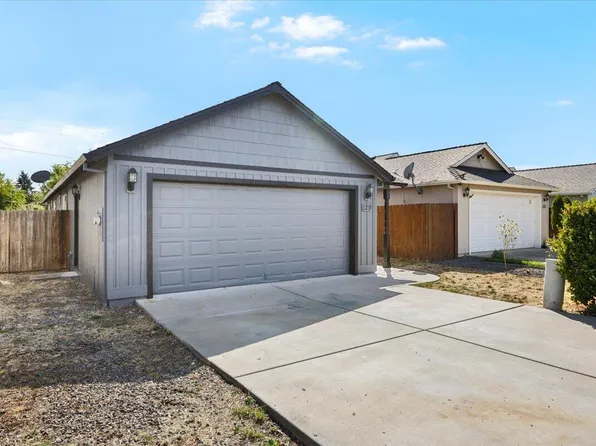 129 Cottonwood Dr, Eagle Pt, OR 97524