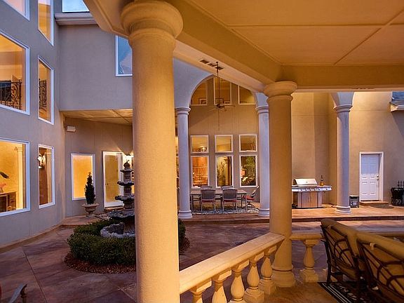 Private Tuscan Courtyard