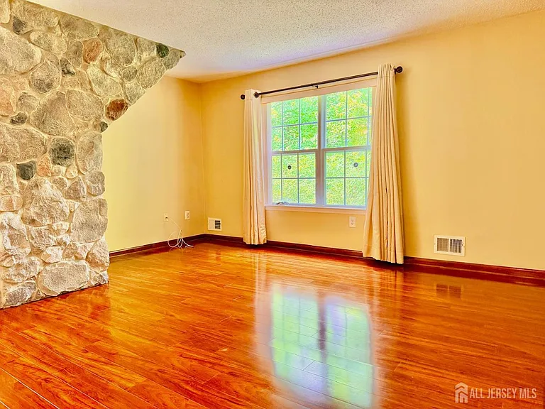 191 Prestwick Way — Photo 5