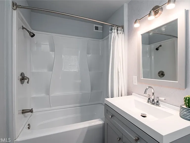 17958 Nearbank Dr — Photo 26