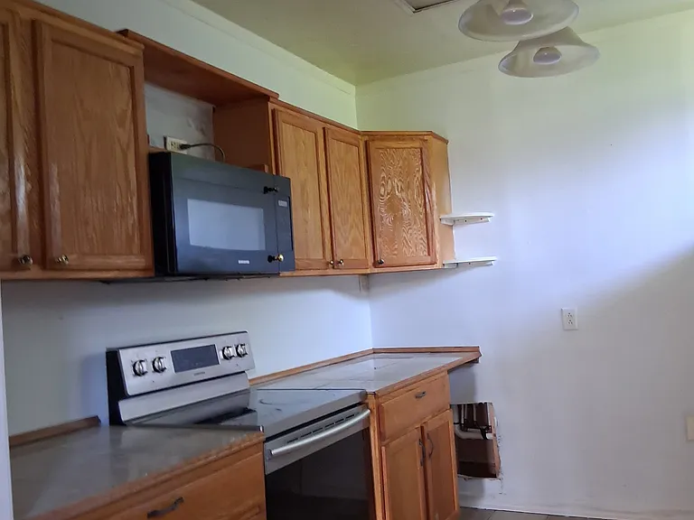 3256 Irvine Rd — Photo 1