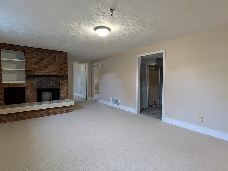 4050 Hollow Rd — Photo 24