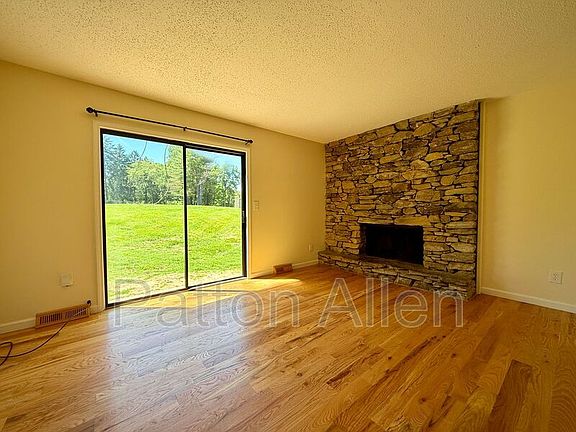 3rd image of 2 Dawnwood Cir