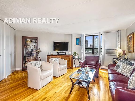 3rd image of 301 Cathedral Pkwy APT 8S