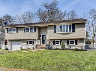 562 Morley Ct, Belford, NJ 07718