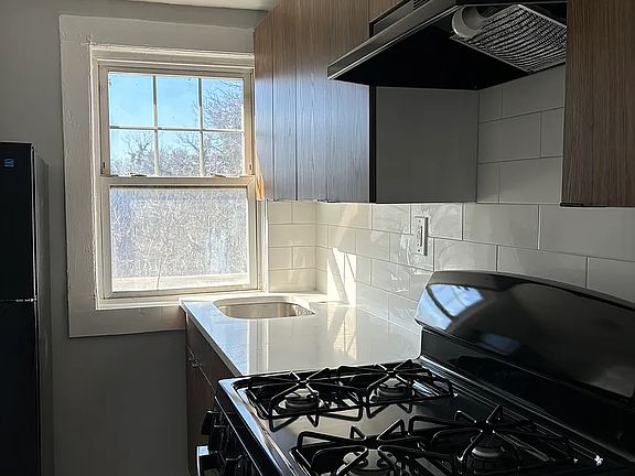 2nd image of 145 Vermont Ave #5D