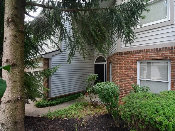 1850 Indian Hills Trl, Akron, OH 44313