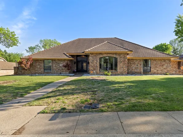 906 Greenbriar Ln, Duncanville, TX 75137