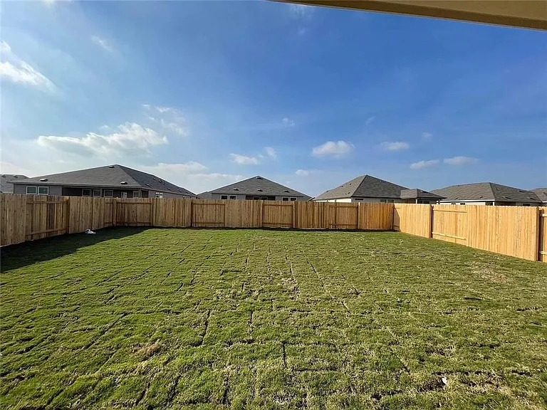 103 Ulmus St — Photo 23