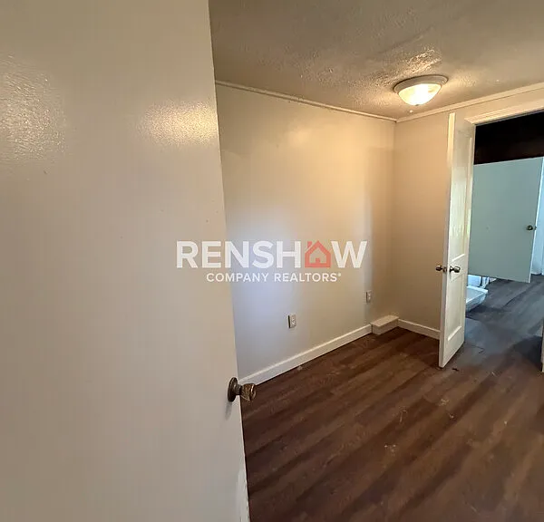 450 Bedwell St — Photo 20
