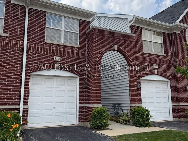 110 Allerton Dr — Photo 1