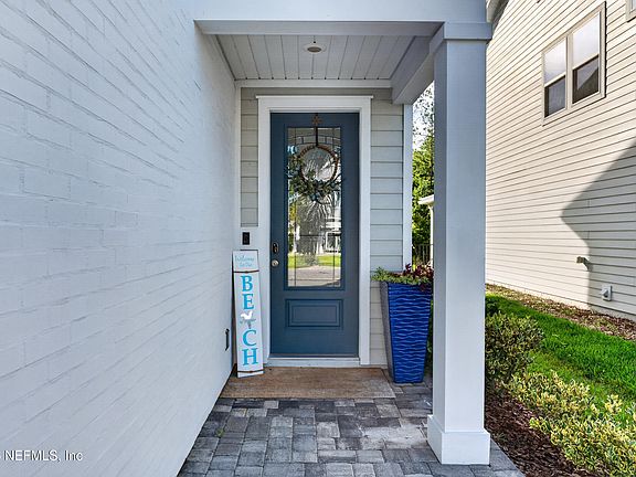 3rd image of 270 CLIFTON BAY Loop