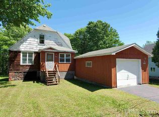 58330 2nd St, Calumet, MI 49913