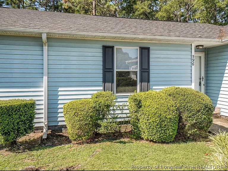 596 Countrytown Dr — Photo 3