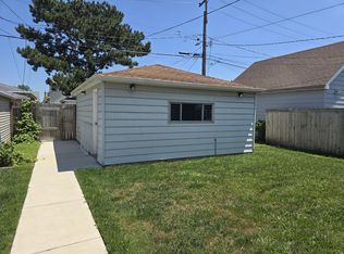 5151 N Meade Ave, Chicago, IL 60630
