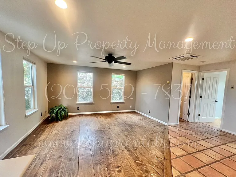 816 Oneida St — Photo 3