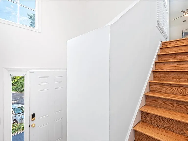 24 Saint Claire Ln NE — Photo 2