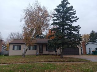 538 Somerset Dr, Flushing, MI 48433