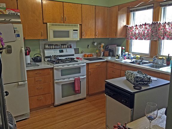 3rd image of 2748 Johnson St NE
