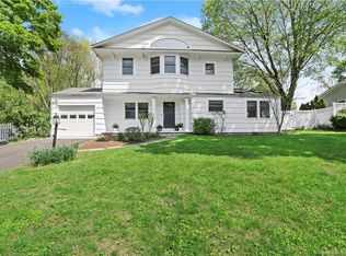 11 Guyer Rd, Westport, CT 06880