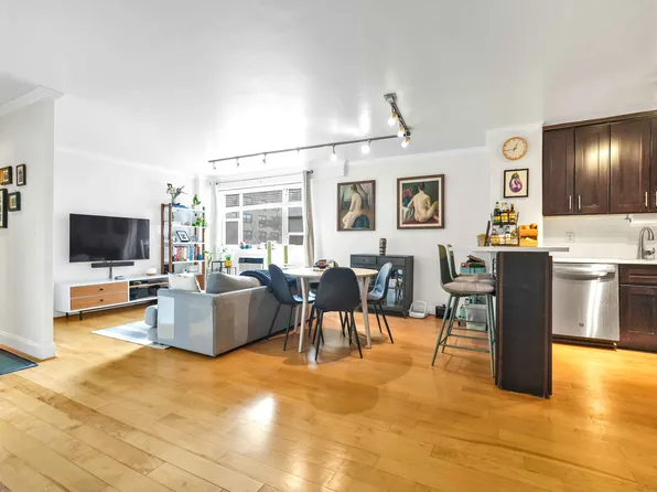 52-40 39th Drive image 3 of 15