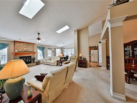 5th image of 7945 Alamosa Ln