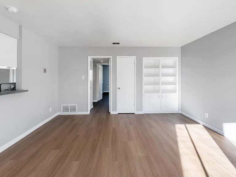 3077 Los Prados St #209 — Photo 4