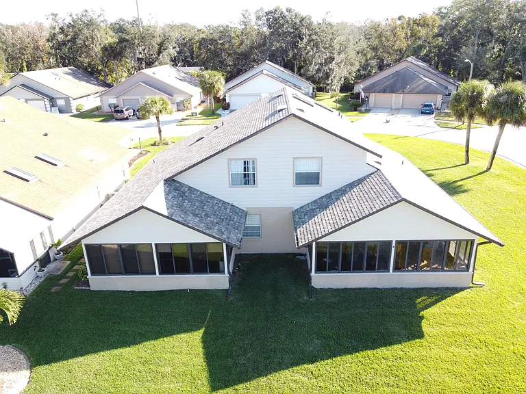 816 Brimfield Ct — Photo 44