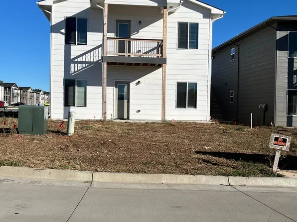 5406-08 N Bressler Dr