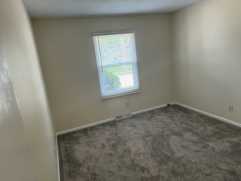 2911 High Point Dr — Photo 8