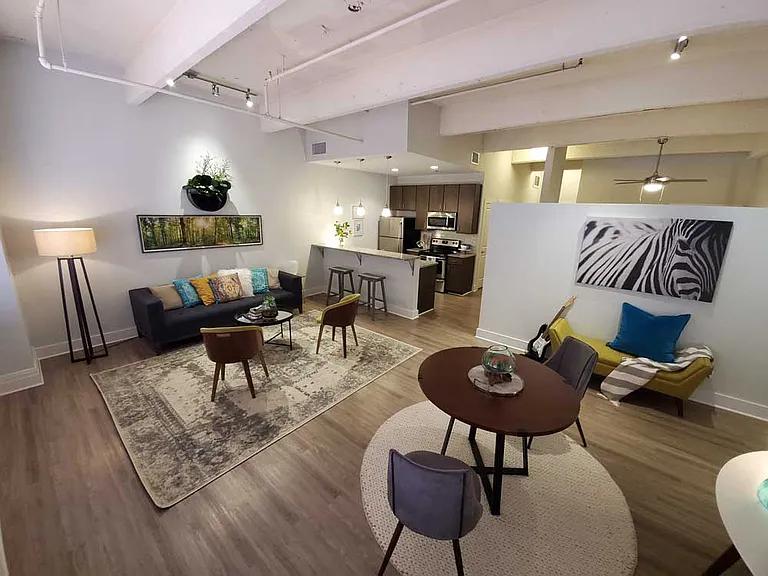 Newberry Lofts on 6th — Photo 16