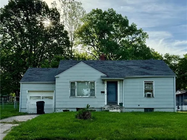 3125 S Englewood Ter, Independence, MO 64052