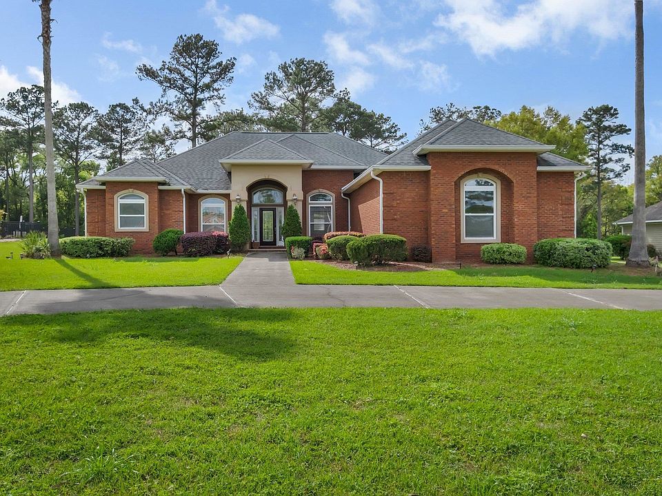 1st image of 165 Wisteria Ln