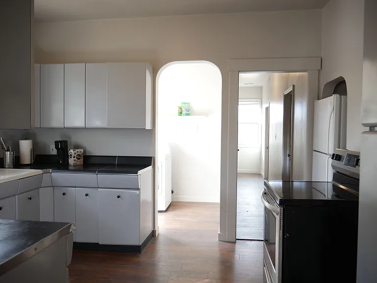 2 bed, 1.0 bath, 1024 sqft, $2,000 — Photo 21