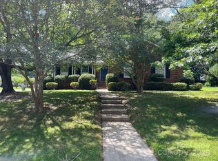 6734 Knollgate Dr, Charlotte, NC 28212