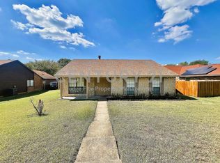 424 Matterhorn St, Cedar Hill, TX 75104