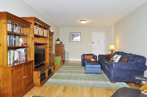 Sold by Robert E. Hill  | media 27