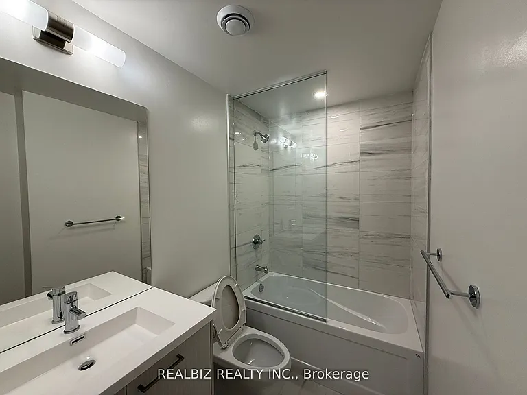 28 Interchange Way #1715 — Photo 11