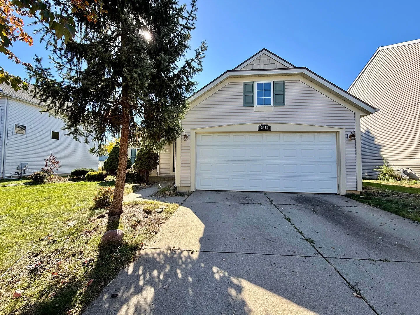 3 bed, 2.0 bath, 1665 sqft, $2,295 — Photo 4