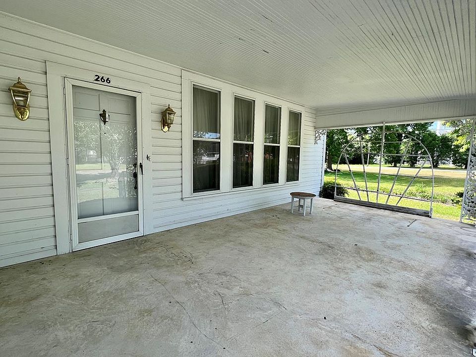 266 N Commerce St, Slocomb, AL 36375 | Zillow