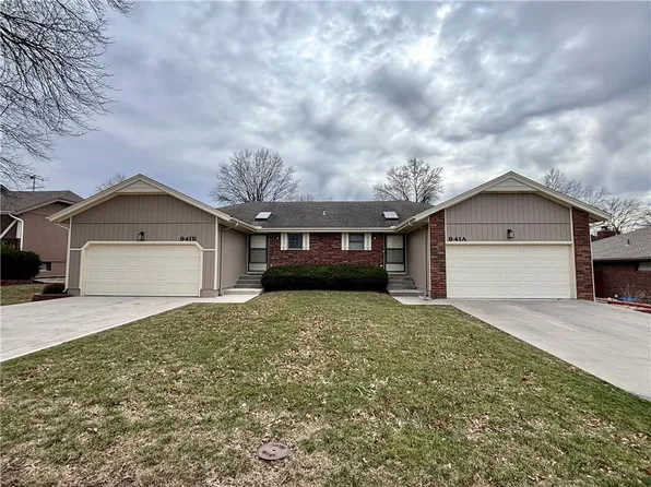 941 SE 3rd St, Lees Summit, MO 64063