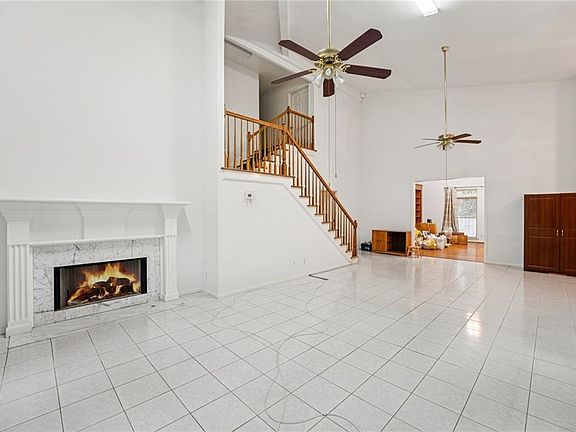 3rd image of 420 Link Rd