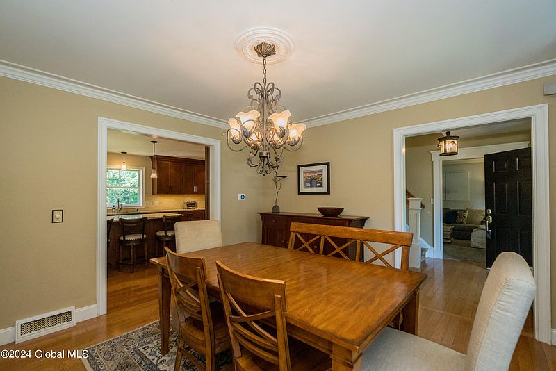 4th image of 687 Stark Terrace