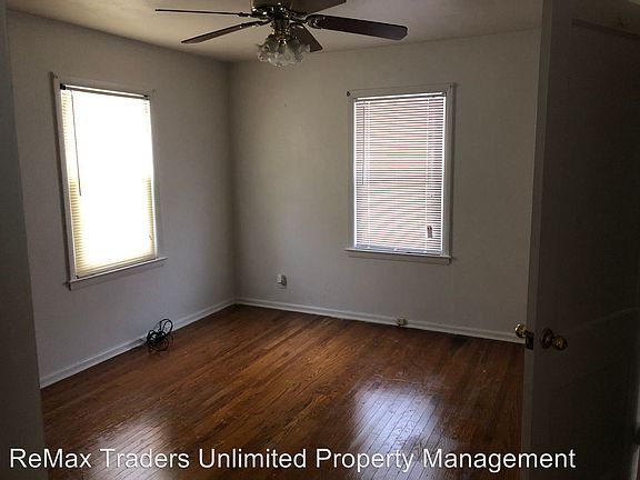 3rd image of 2212 W Vernon Ct